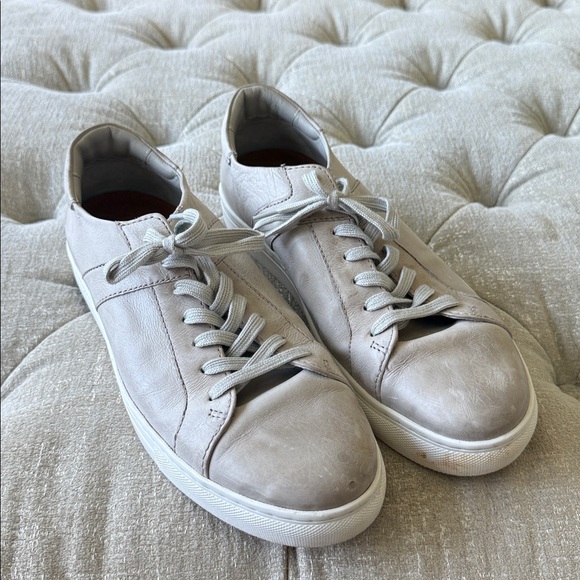 HS Trask Leather Low Top Tan Lace Up Sneaker Men 9.5 Casual - Picture 1 of 7